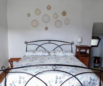 Gîte pour 4 personnes, avec terrasse et vue à Capestrano
