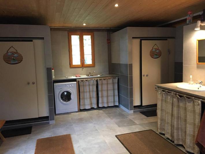 Location de vacances pour 2 personnes, avec terrasse ainsi que vue et jardin à Chazelles - 2