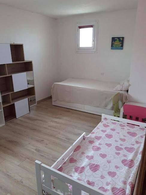 Location de vacances pour 6 personnes, avec terrasse et piscine à Garons - 2