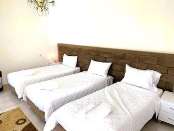 Maison d’hôte pour 3 personnes, avec jardin ainsi que vue et terrasse dans Gjirokastër
