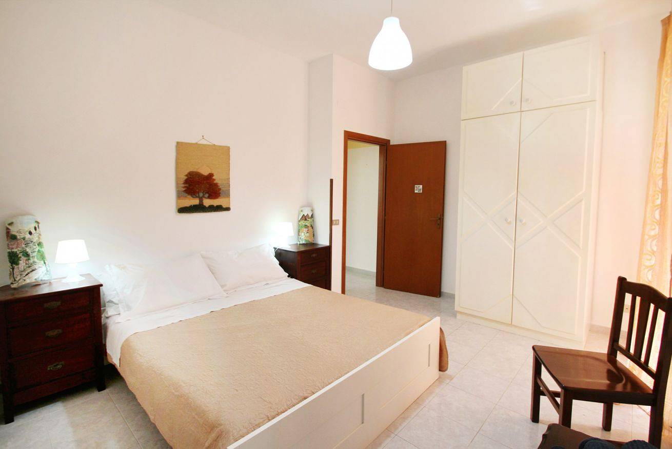 Appartamento intero, Appartamento con Cortile Privato, Palestra Accanto e Centro a Pochi Minuti in Santo Stefano di Camastra, Provincia di Messina