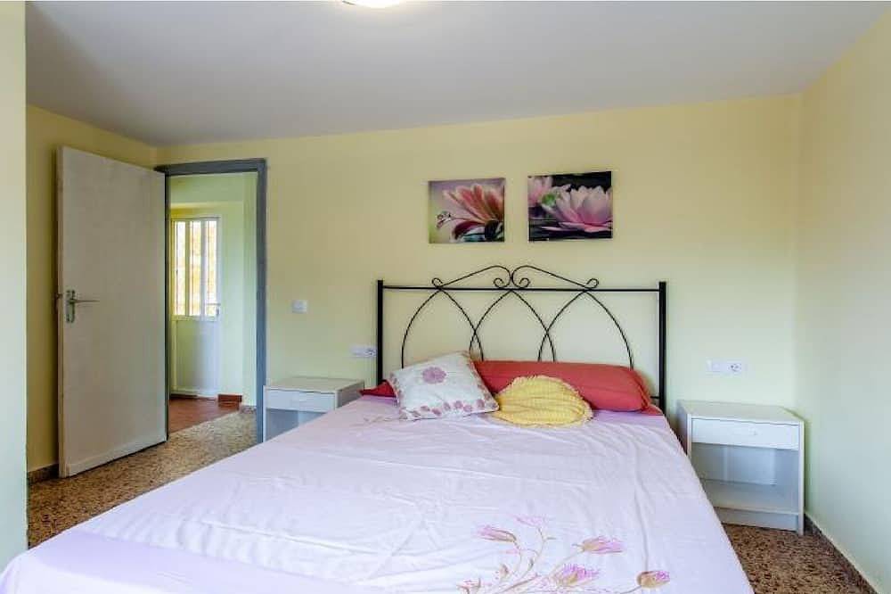 Wonderful holiday in  Villa Masias  Moncada. Valencia in Moncada, Costa de Valencia