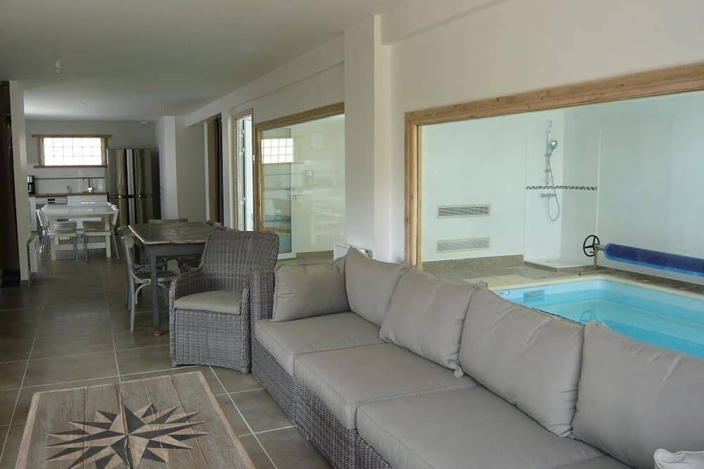 Casa grande con piscina cubierta in Locoal-Mendon, Côte des Mégalithes