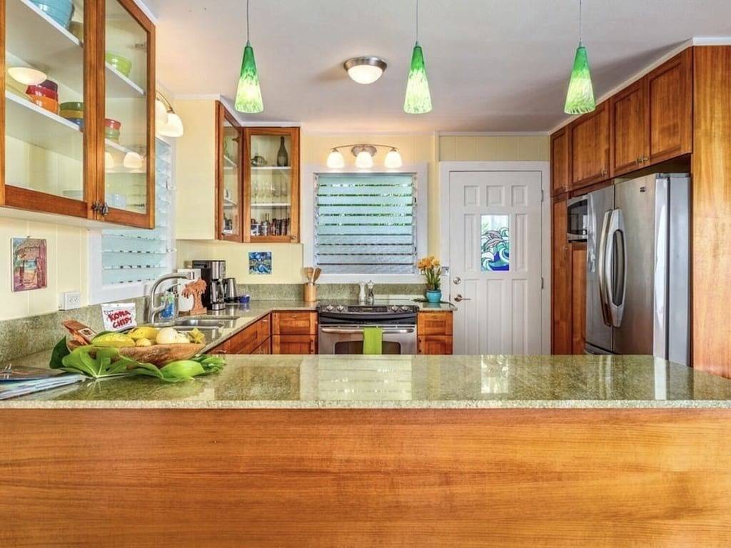 Atemberaubende Oceanfront Cottage in Kahaluu Beach Park, Kahaluu-Keauhou