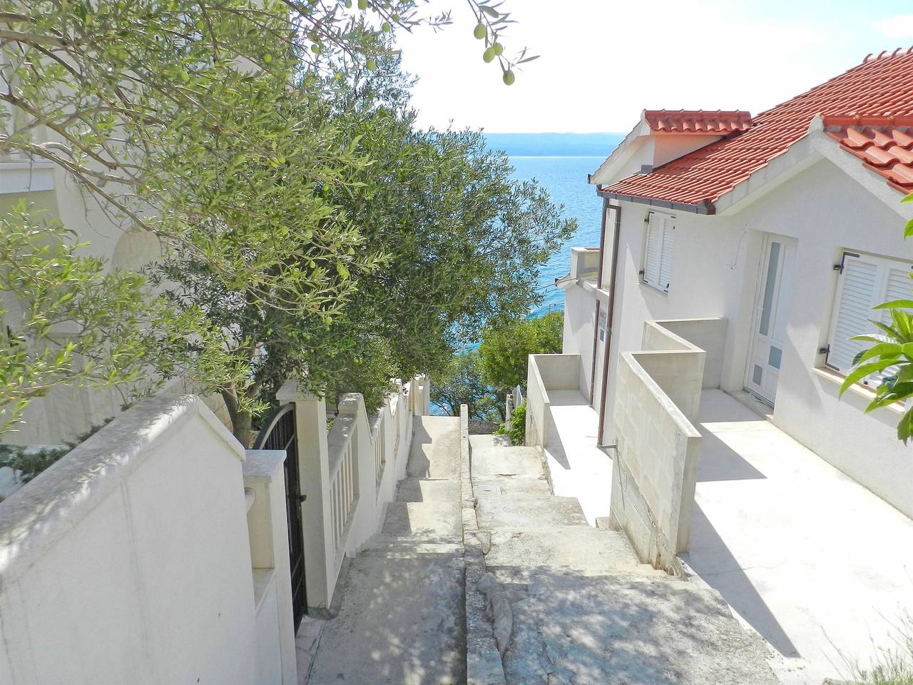 House Damir in Pisak, Omiška rivijera