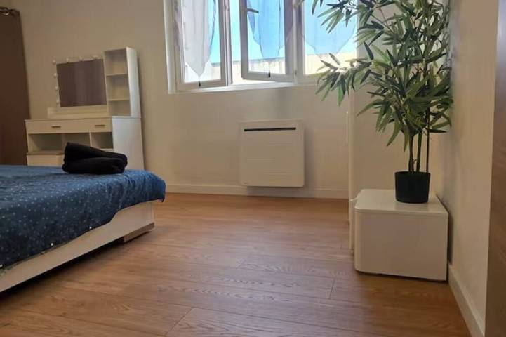 Ganze Wohnung, Neue Wohnung mit Parkplatz und Terrasse nahe Bahnhof in Valence, Valence und Umgebung