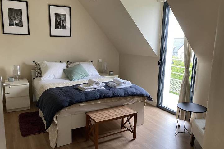 Location de vacances pour 6 personnes, avec terrasse ainsi que jardin et jacuzzi dans Plage du Roaliguen - 3