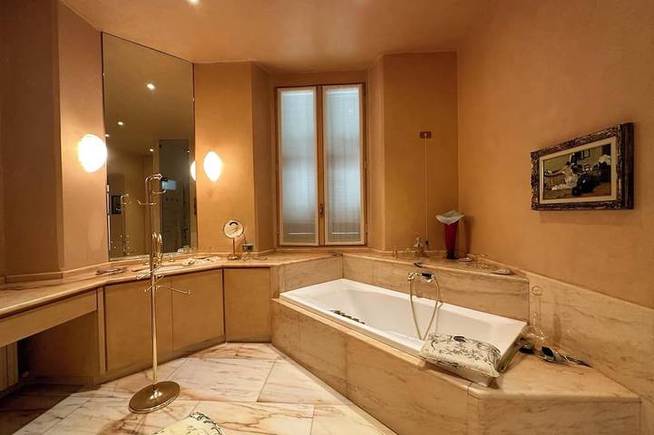 ** Last Minute ** Villa Doria 10P by Villasretreats, waterfront, air conditioning, near the Cinque Terre in Spiaggia di Arenella, Porto Venere Municipio