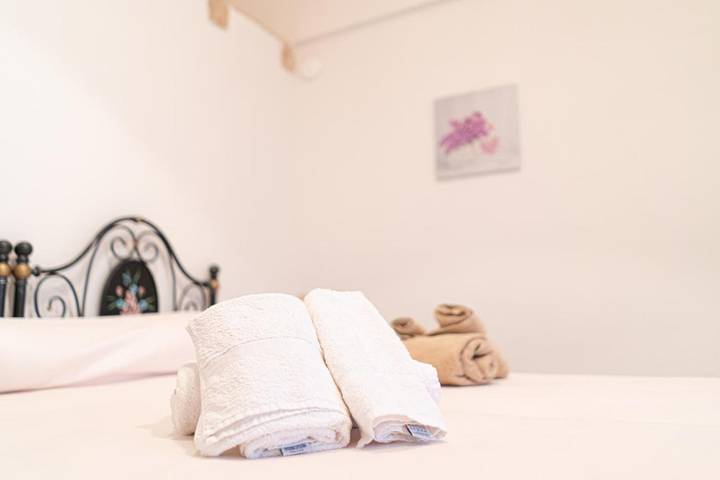 Maison de campagne pour 2 personnes, avec terrasse et vue ainsi que jardin et piscine à Noci - 4