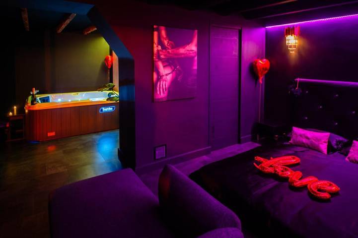 Apartamento de vacaciones para 4 personas, con balcón y jacuzzi - 1