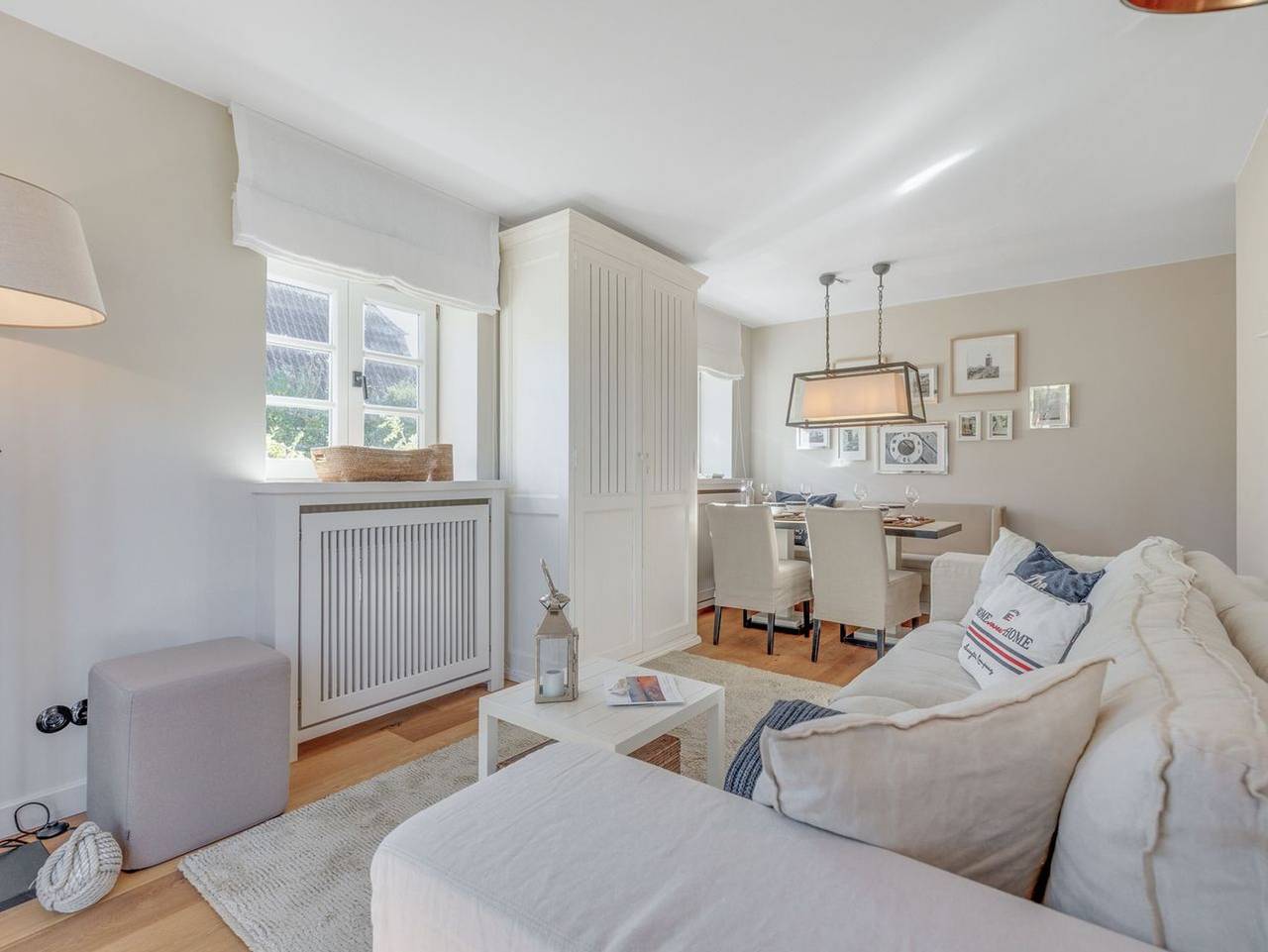 Ganze Ferienwohnung, Große Künstlerdeele App. 14 im Witthüs - Die „große Künstlerdeele“, in bester Anbindung zum Weststrand in Wenningstedt in Wenningstedt, Sylt