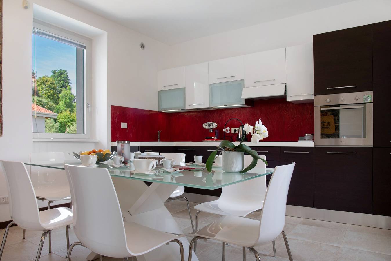 Ganze Wohnung, Wohnung 'Residenza La Fonte Primo Piano' mit privatem Balkon und Bergblick in Laveno-Mombello, Lago Maggiore (Lombardei)