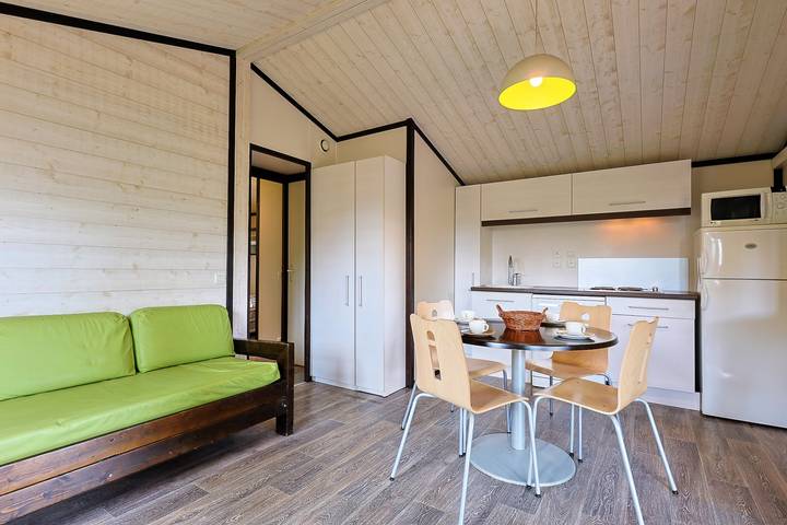 Gîte pour 6 personnes, avec terrasse ainsi que piscine et jardin, animaux acceptés à Solliès-Toucas - 4