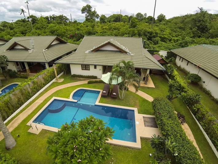 Bungalow para 7 personas, con terraza además de jardín y piscina en Koh Samui