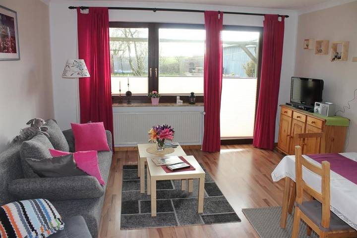 Ferienwohnung für 3 Personen, mit Terrasse und Garten sowie Ausblick in Tümlauer Koog - 2