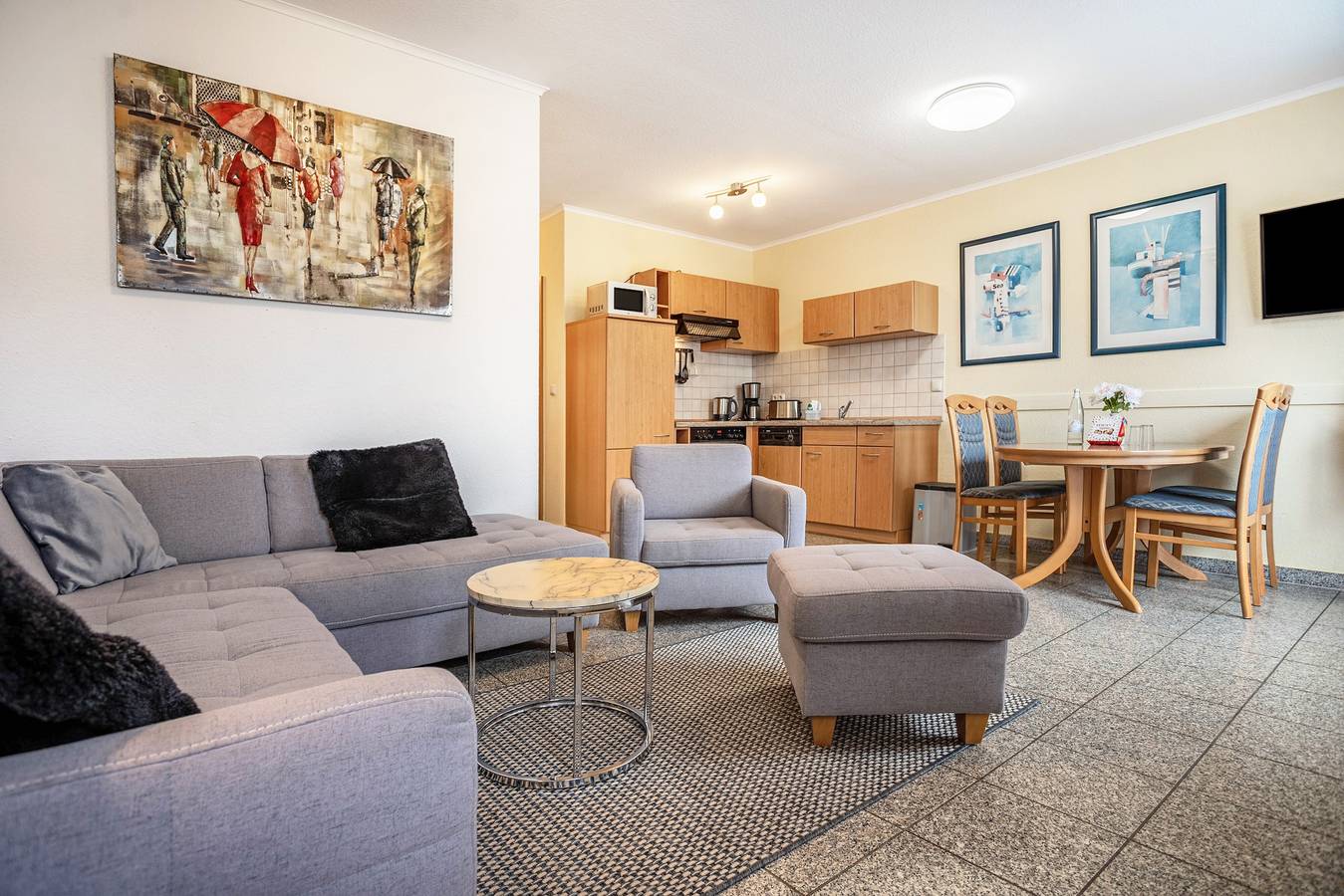 Entire apartment, Apartment 'Haus Frohsinn - Wohnung 3' with Balcony and Wi-Fi in Binz, Ruegen