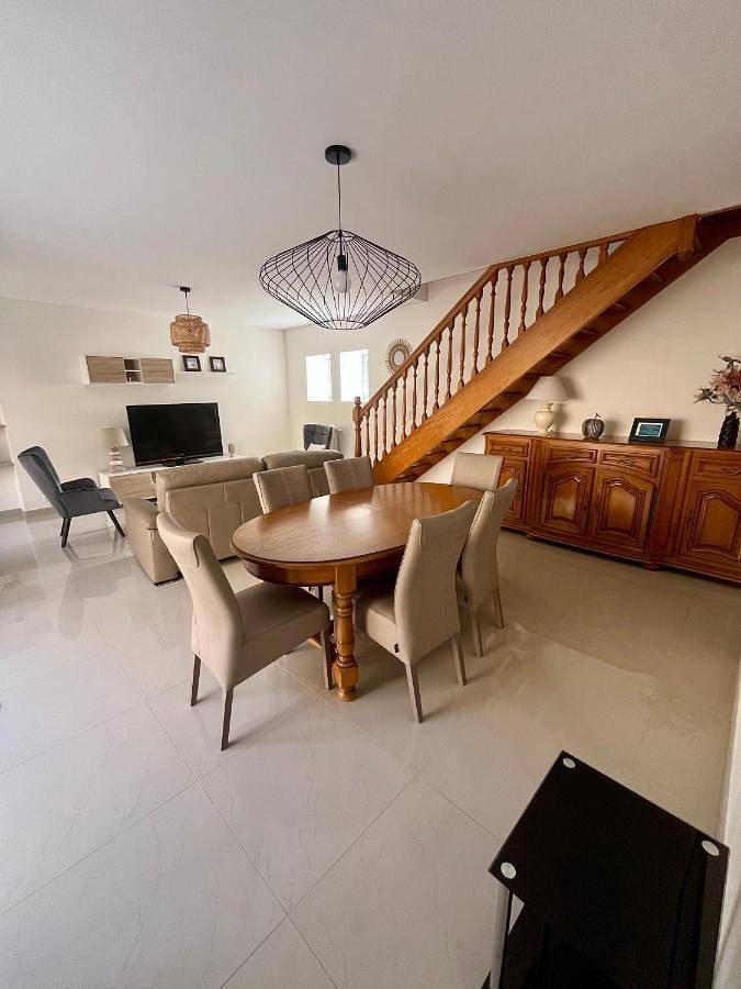 Maison de vacances pour 8 personnes, avec Terrasse à Baud (mesure)