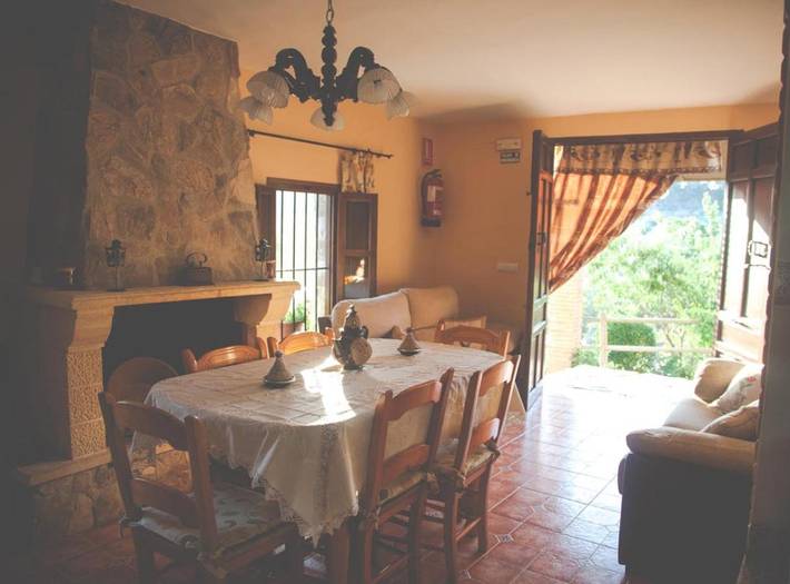 Casa rural para 15 personas, con Terraza además de Piscina y Vistas en Almedinilla - 3