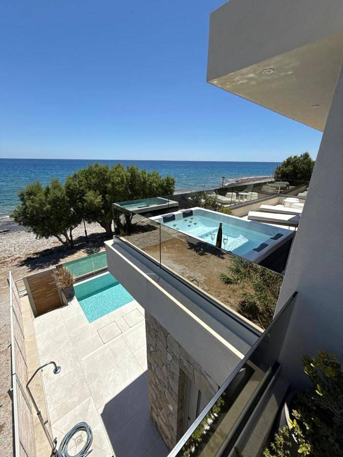 Ferienhaus für 6 Personen, mit Balkon und Whirlpool sowie Terrasse und Garten