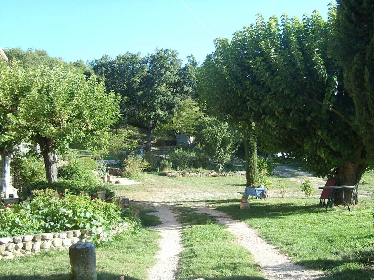 Ganze Wohnung, Ferienwohnung 'Bastide La Fondue' mit Gemeinschaftsterrasse und Gemeinschaftsgarten in Allemagne-en-Provence, Regionaler Naturpark Verdon