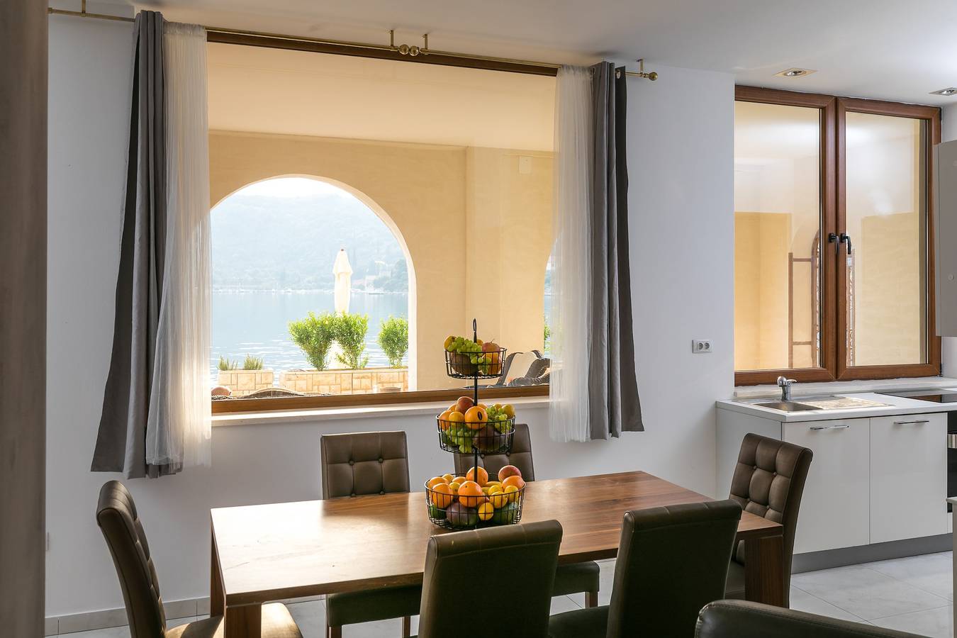 Ganze Wohnung, Apartment Frankie's Place - Two-Bedroom Apartment with Terrace and Sea View in Zaton, Dubrovnik-Neretva