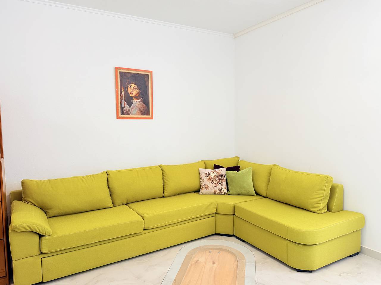 Apartamento entero, Apartamento de vacaciones para 5 personas con balcón in Rashbull, Albania