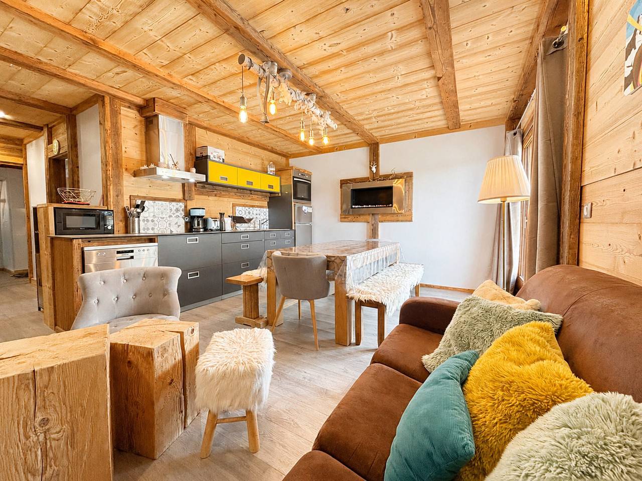 Apartamento entero, Acogedor apartamento a pie de pista, ideal para 6-8 personas con terraza in Notre-Dame-de-Bellecombe, Albertville region
