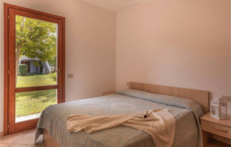 Appartamento intero, Budoni Beach Condo: A/C, Cucina, 400m alla spiaggia in Budoni, Olbia-Tempio