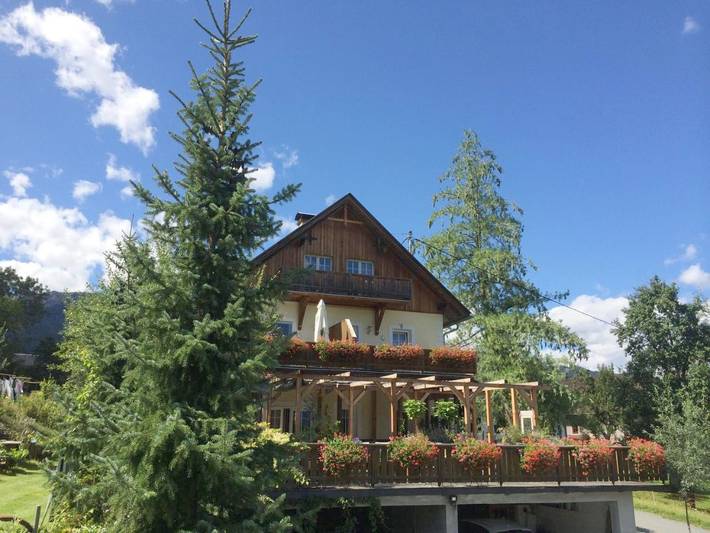 Ferienwohnung für 4 Personen, mit Balkon und Terrasse sowie Garten und Ausblick in Gitschtal