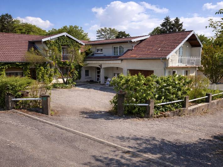 Gîte pour 9 personnes, avec Balcon à Froideterre