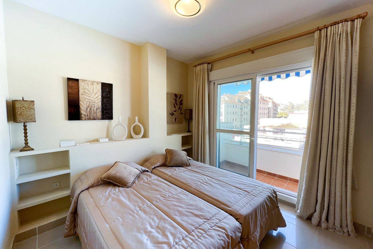 Apartamento entero, Apartamento acogedor de 2 dormitorios a solo 150 m de la playa Sabinillas, Manilva  in San Luis de Sabinillas, Manilva