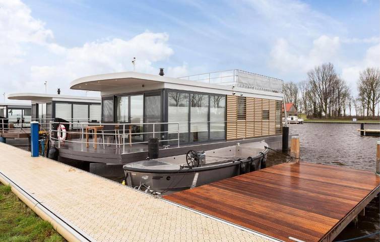 Hausboot für 4 Personen, mit Ausblick und Seeblick sowie Terrasse in Friesland