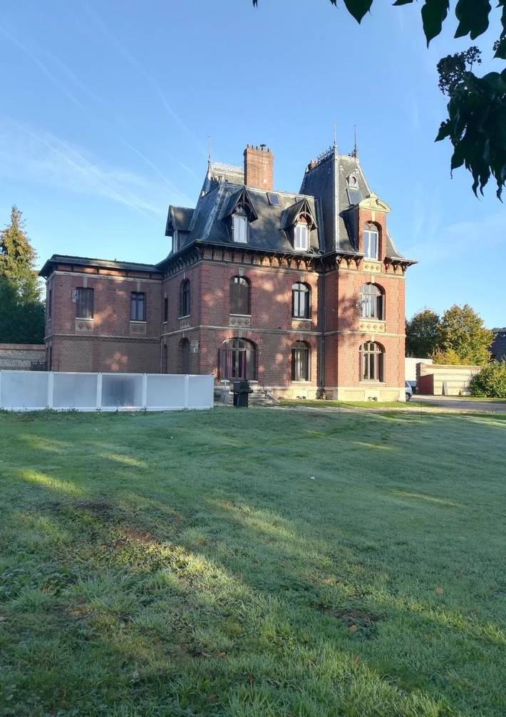 Maison de vacances pour 4 personnes, avec balcon et jardin ainsi que vue et piscine