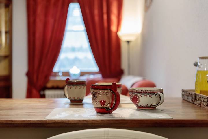 Hel lejlighed, Casa Gardenia Apartment with Mountain View, Private Terrace and Wi-Fi in Rochefort (Arvier), Comune di Arvier