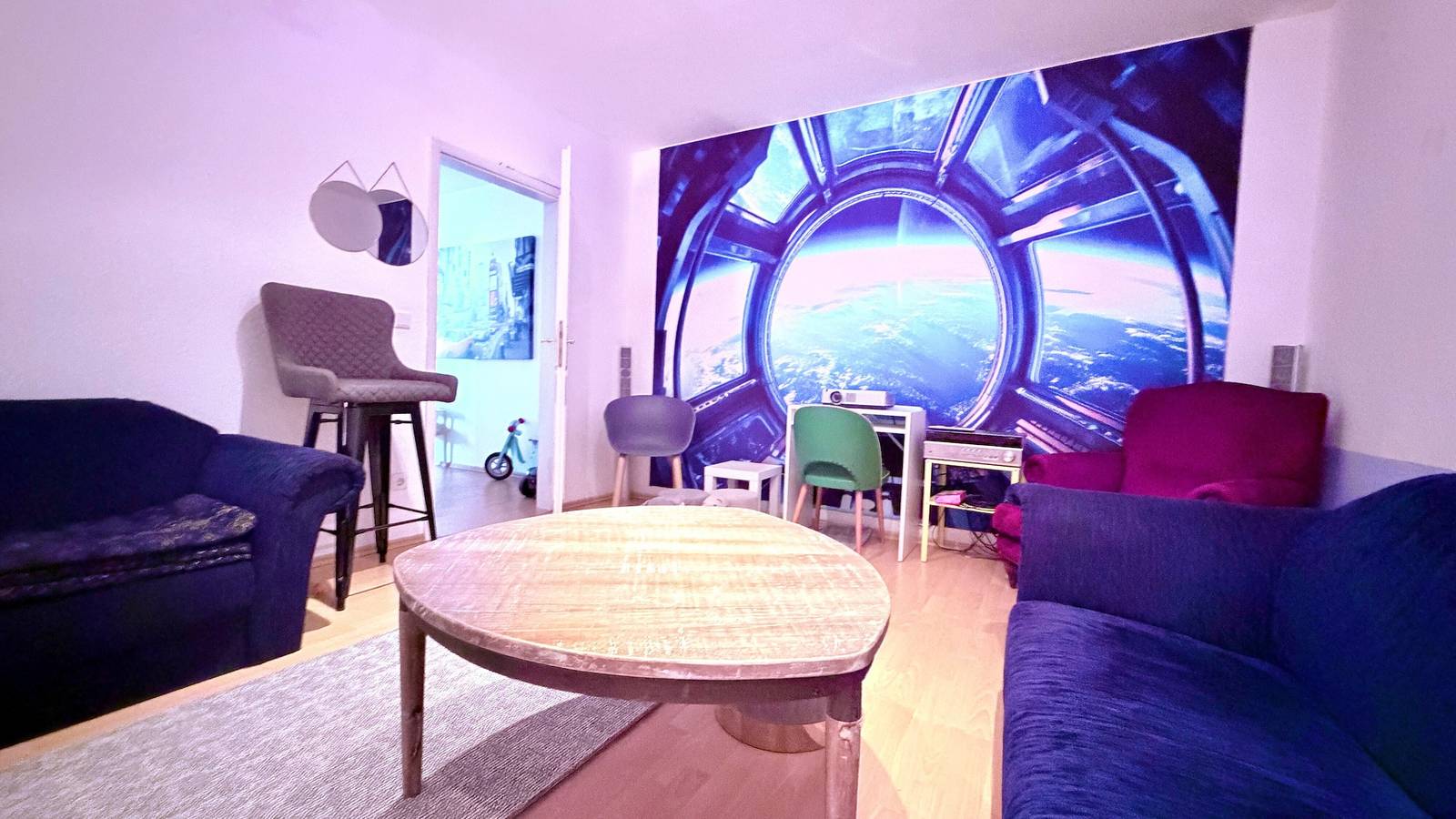 Ferienhaus 'Whirlpool Kicker Sauna Gruppenhaus' mit Bergblick, privater Terrasse und Wlan in Kemmenau, Lahn-Taunus