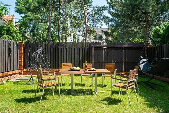 Dom wakacyjny dla 14 osób, z Balkon i Jacuzzi oraz Taras i Ogród w Wawer