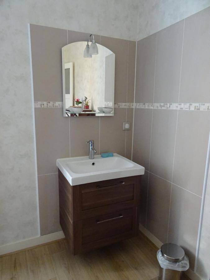 Gîte pour 2 personnes, avec terrasse ainsi que vue et jardin à Sainte-Foy-lès-Lyon - 4