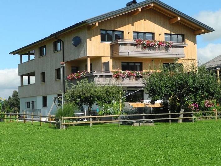 Ferienhaus für 6 Personen, mit Balkon und Garten in Egg