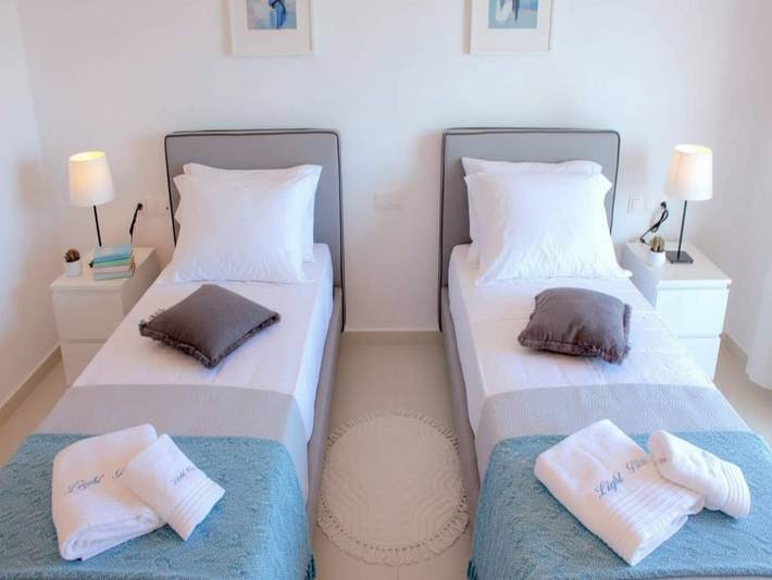 Location de vacances pour 4 personnes, avec piscine et balcon/terrasse, adapté aux familles dans Kalafatis - 4