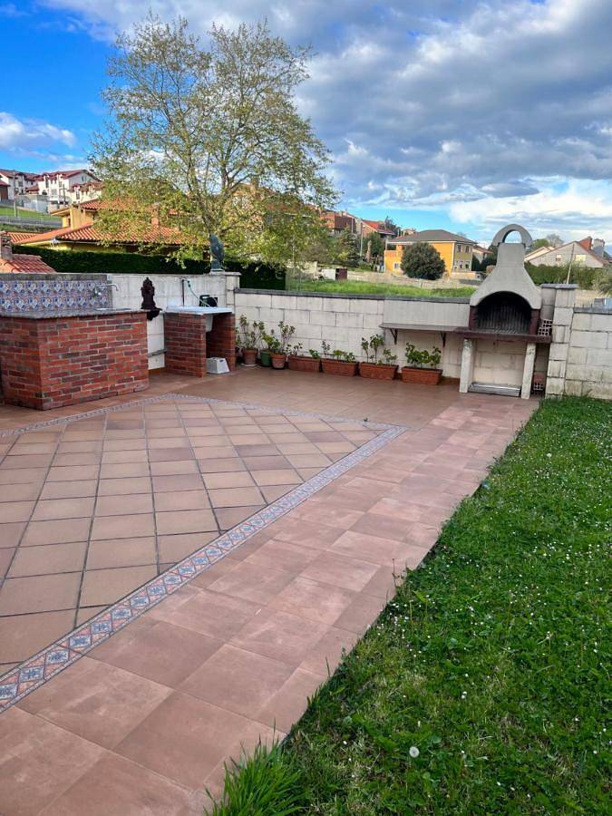 Apartamento entero, Liencres tranquilo con piscina comunitaria in Liencres, Piélagos