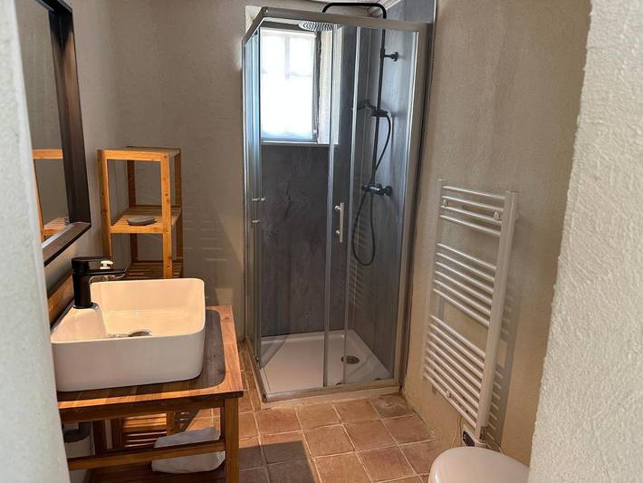 Camping pour 6 personnes, avec piscine et jacuzzi ainsi que jardin et terrasse dans la Région de nyons - 4