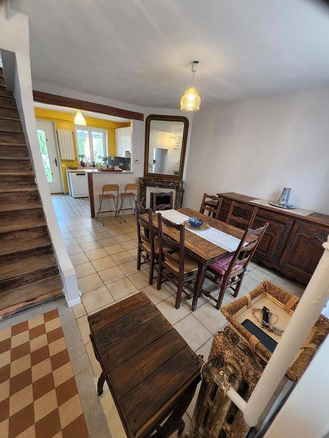 Charmante Briarde simple et de bon goût, avec Terrasse et Jardin - 4 à10 personnes in Villiers-sur-Morin, Seine-et-Marne