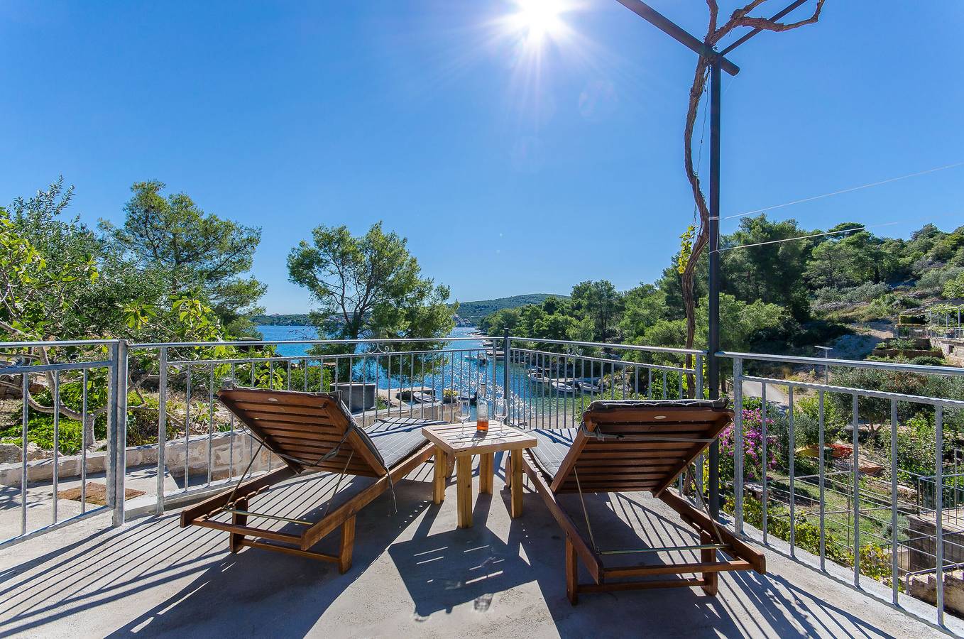 House Isabella in Necujam, Solta