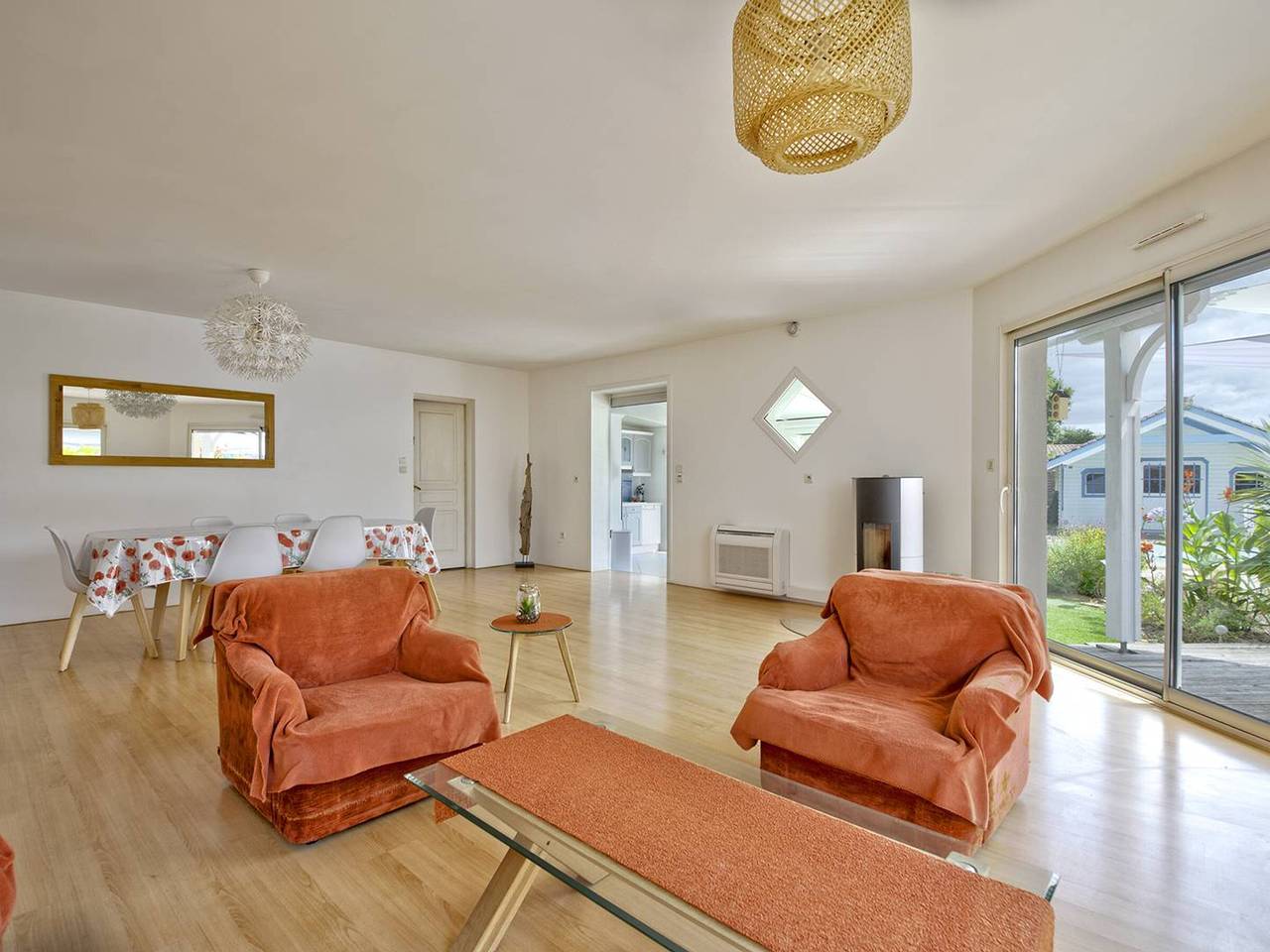 Villa de 130 m² avec piscine chauffée, proche Dune du Pilat et plages, idéale en famille in La Teste-de-Buch, Région d'Arcachon