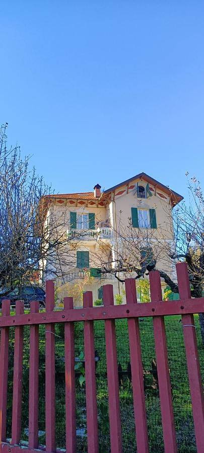 Location de vacances pour 3 personnes, avec jardin à Busalla