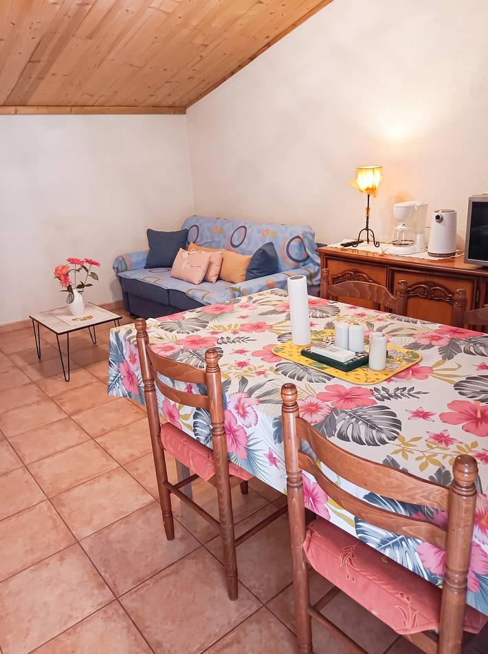 Gîte pour 4 personnes, avec Terrasse ainsi que Jardin et Piscine à Saint-Ambroix - 4