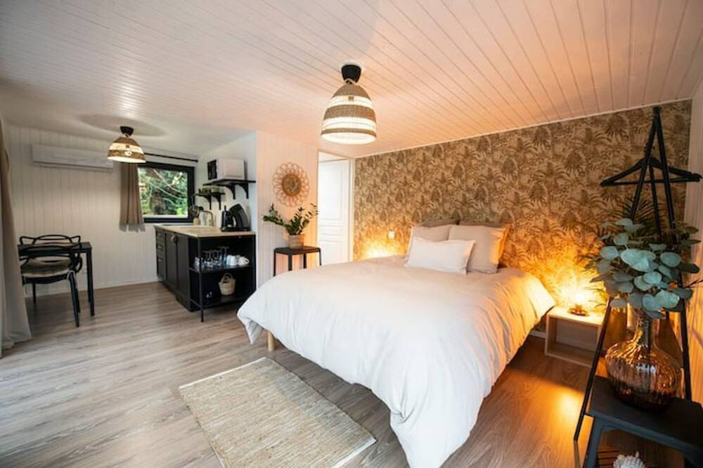 Gîte Seine & Nature Logement flottant atypique \"Le Tribord\" in Bennecourt, Yvelines