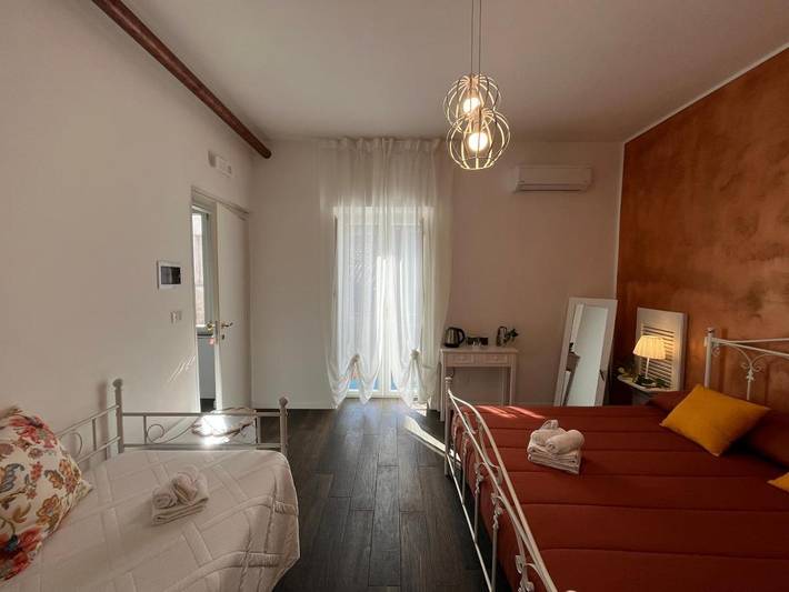 Maison d’hôte pour 3 personnes, avec vue et balcon, animaux acceptés à Itri - 2