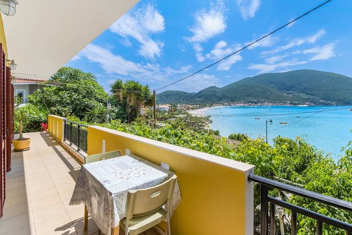 Entire apartment, Villa Captain Fotis 2: Pet-Friendly Apartment with Sea View & Balcony in Vasiliki, Greece
