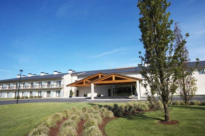 Hôtel pour 10 personnes, avec Jacuzzi et Terrasse ainsi que Jardin et Sauna à Vilalba